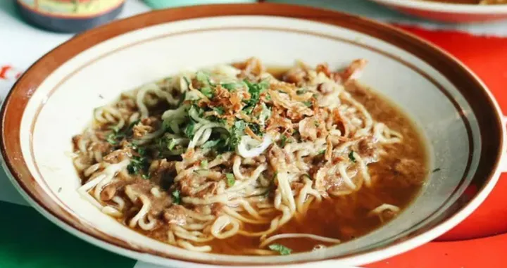 Mie Koba: Kuliner Legendaris di Tengah Pesona Tanjung Kelayang